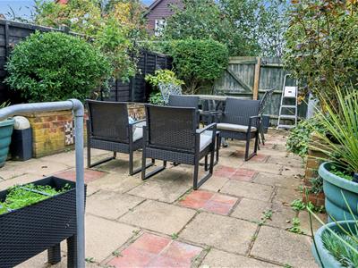 Property image 11 of home to buy in Andrew Close, Shenley